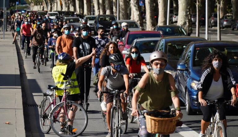 Lee más sobre el artículo Bicifestación: Málaga, enamórate de un CarrilBici 14 de febrero