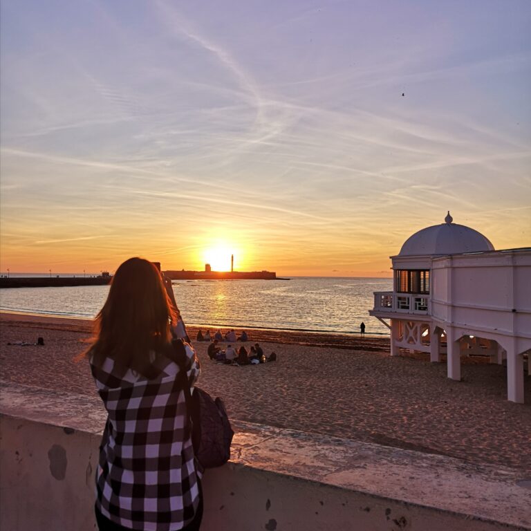 Lee más sobre el artículo Caminando por Cadiz
