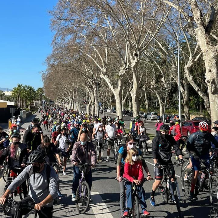 Lee más sobre el artículo Altercado de un conductor de coche a un ciclista justo el dia de la Manifestacion